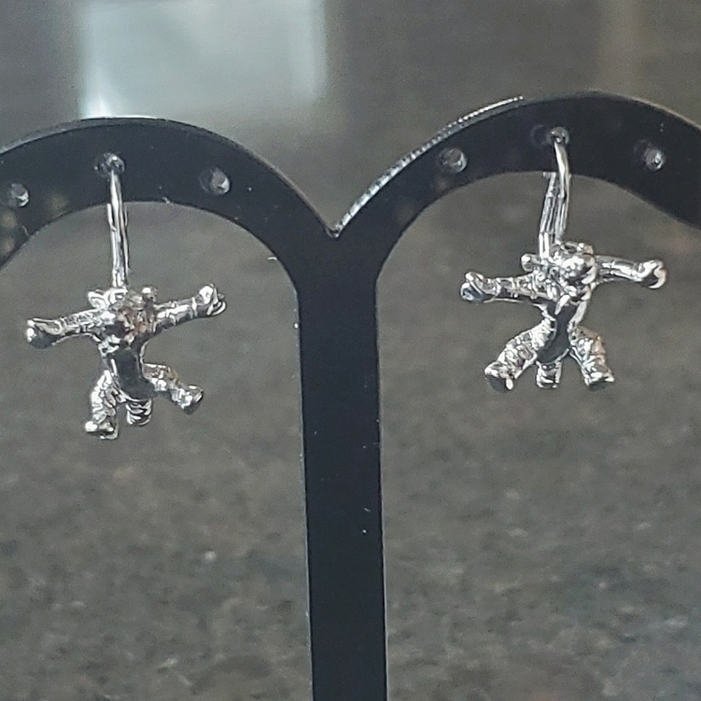 Halloween Silver Tone Earrings. 🌴
